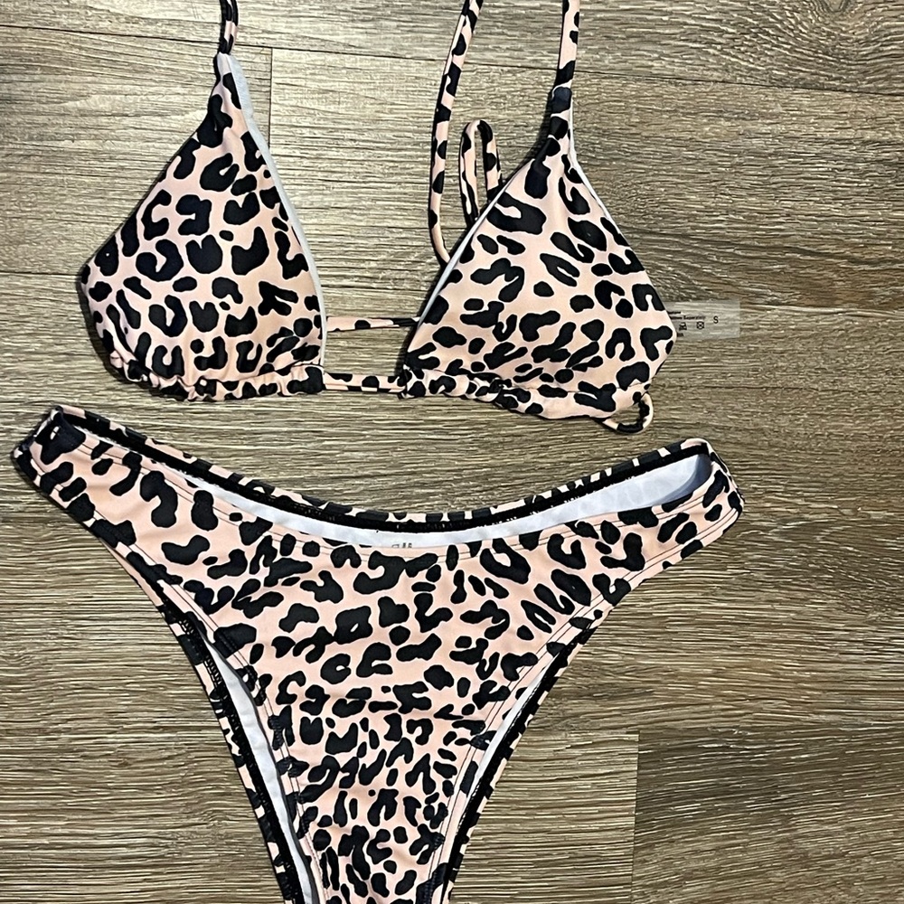 Shein Leopard print String Bikini Swimsuit top and bottoms size small